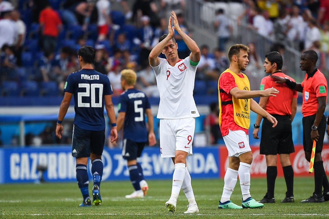 VAR 回放规则科普｜VAR 机制：哪些情况会回看、主裁场边复核与越位毫米争议如何处理 - 华体会网站登录入口 观察